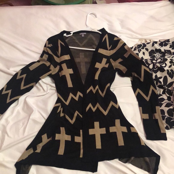 Charlotte Russe Sweaters - Patterned cardigan. Great condition.